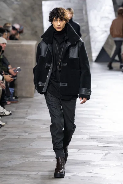 Look 17